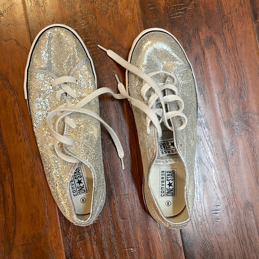 Silver sparkle converse